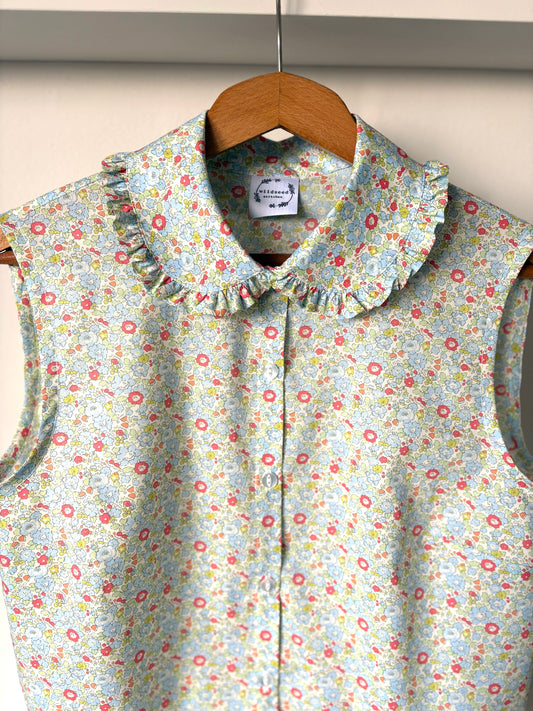 Dewberry Sleeveless Blouse with frill collar