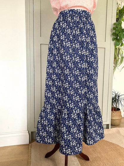 Hand made Liberty of London floral print Tana Lawn Maxi skirt

Simple, floaty, elastic back waist, skirt